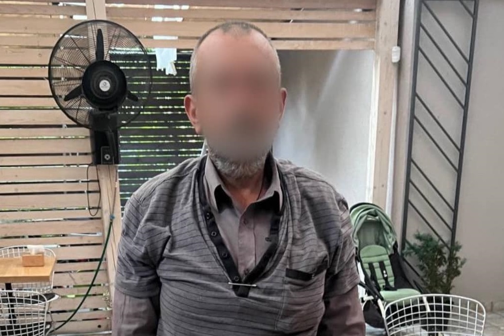 В Ужгороді виявили "безвісти зниклого" чоловіка, що через дах проник на приватну територію (ФОТО)