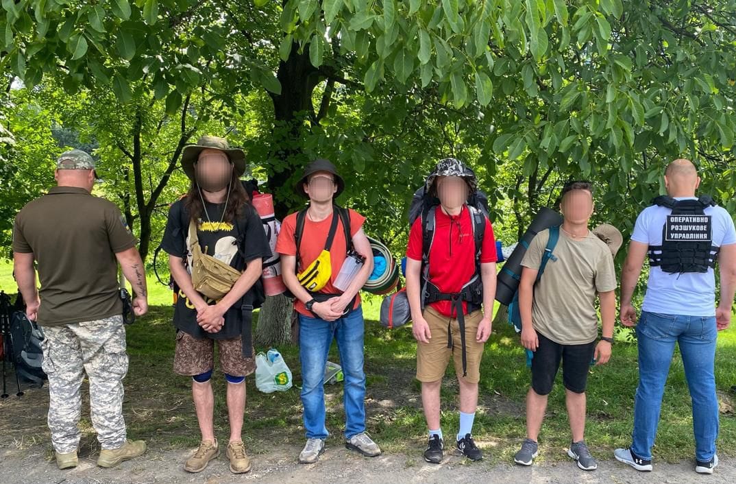У горах на Ужгородщині затримали "туристів" – українців і росіянина, які планували  потрапити до Словаччини (ФОТО)