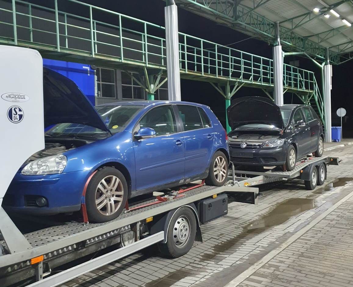 Через МП "Ужгород-автомобільний" намагалися ввезти два Volkswagen-а за суттєво заниженою вартістю (ФОТО)