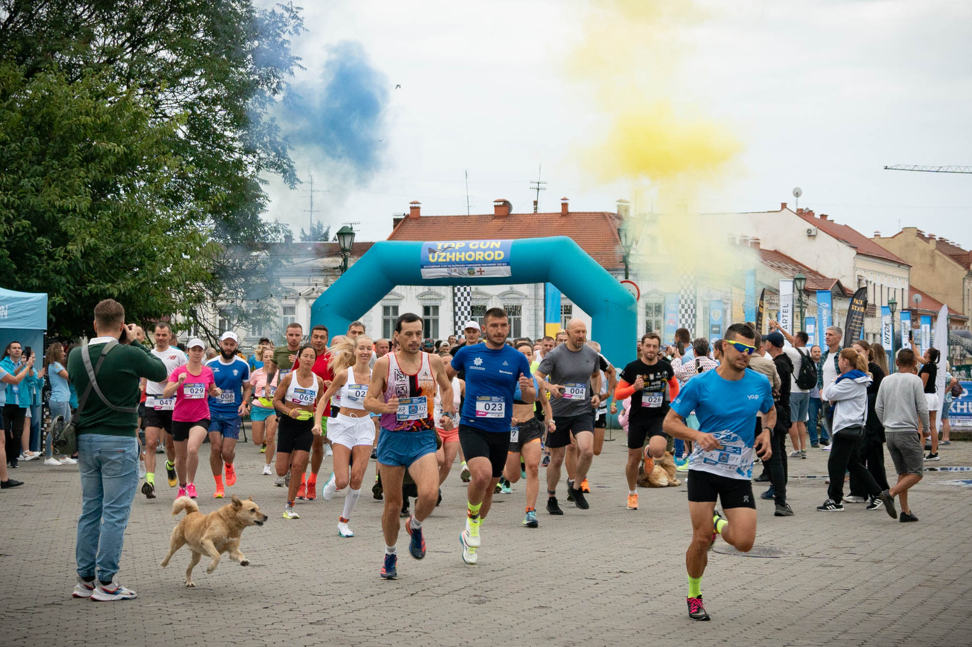 В Ужгороді відбувся благодійний забіг на підтримку підрозділів Повітряних сил ЗСУ TOP GUN UZHHOROD (ФОТО)