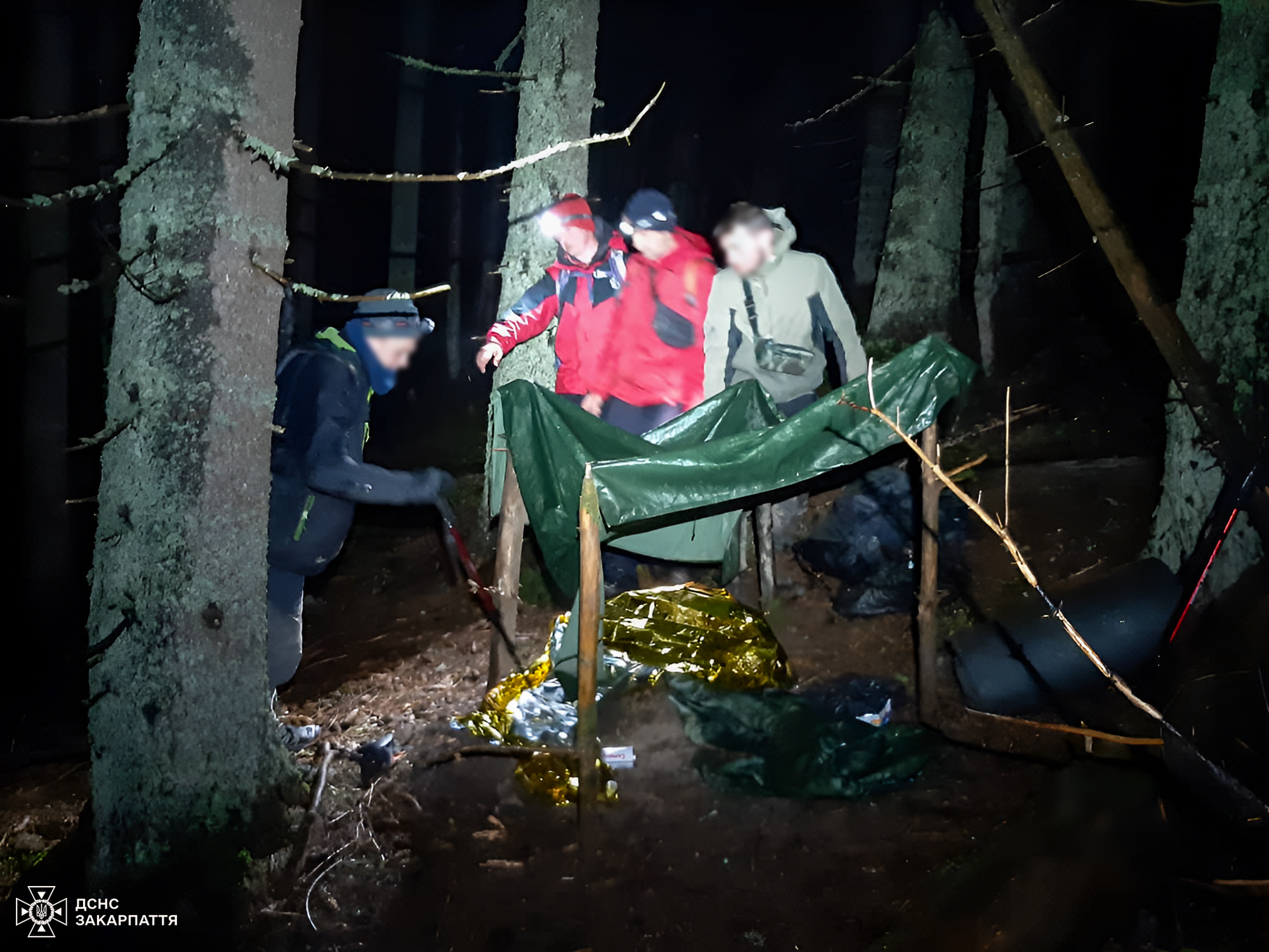 На Рахівщині врятували двох туристів із Запоріжжя, які майже тиждень блукали Карпатами (ФОТО)