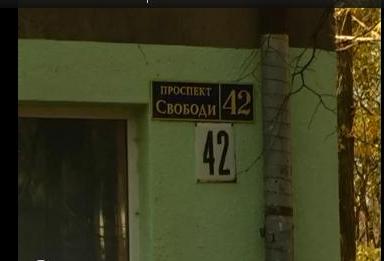 В Ужгороді багатоповерхівку на проспекті Свободи відключили від світла через борг (ВІДЕО)