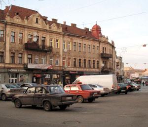 Хочеш залишити авто у центрі – плати 